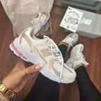 Tênis New Balance 530 Turbo – Branco/Rosa