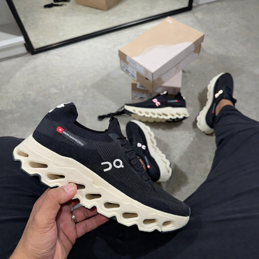 ênis On Cloud – Preto com Solado Bege