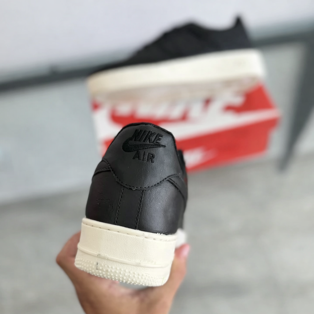 Tênis Air Force 1 - Preto Branco