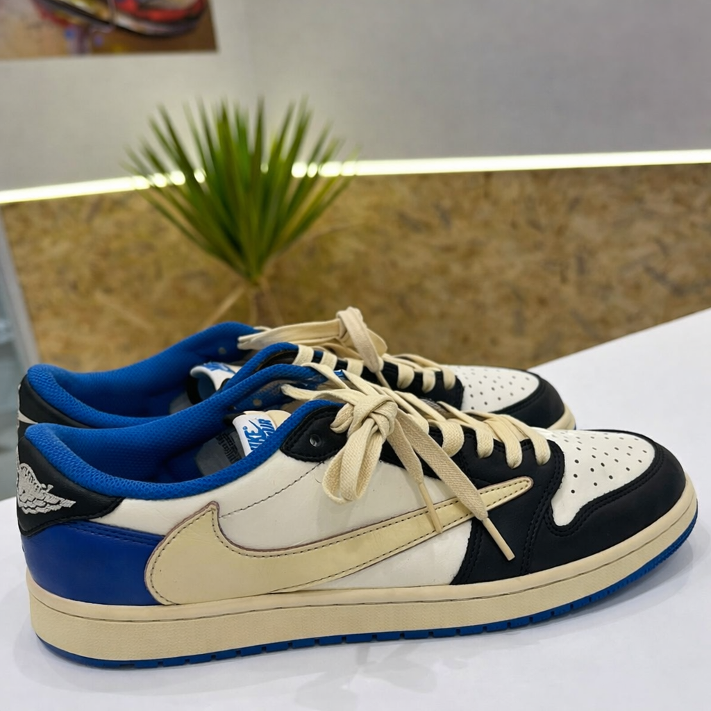 Air Jordan- Travis Scott ROYAL
