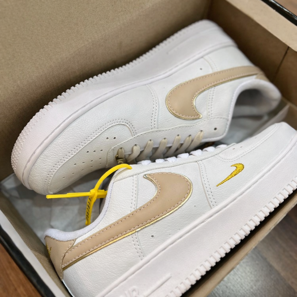 Tênis Air Force 1 - Branco/Amendoa