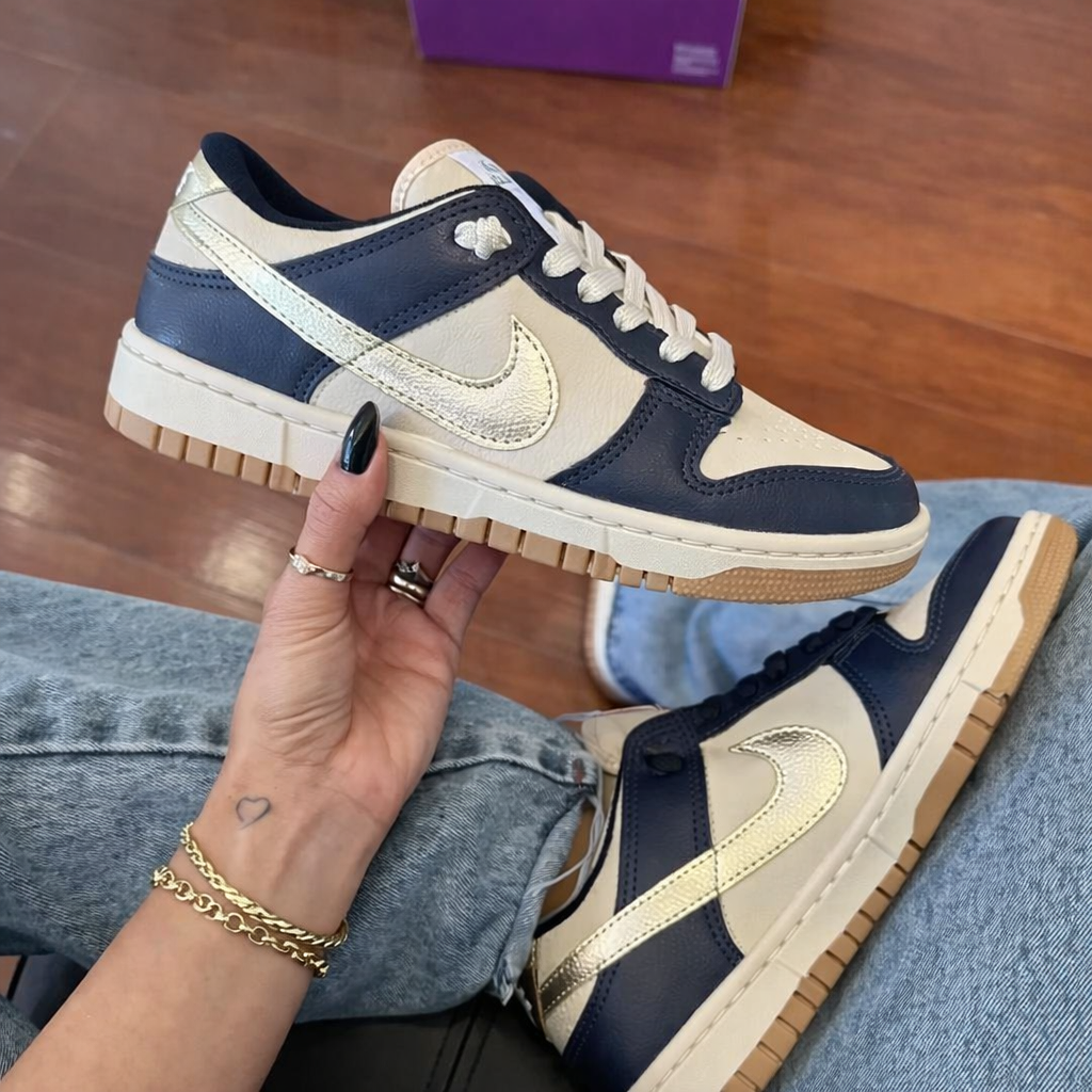 Tênis SB Dunk Low - Azul/Dourado