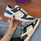 Tênis SB Dunk Low - Azul/Dourado
