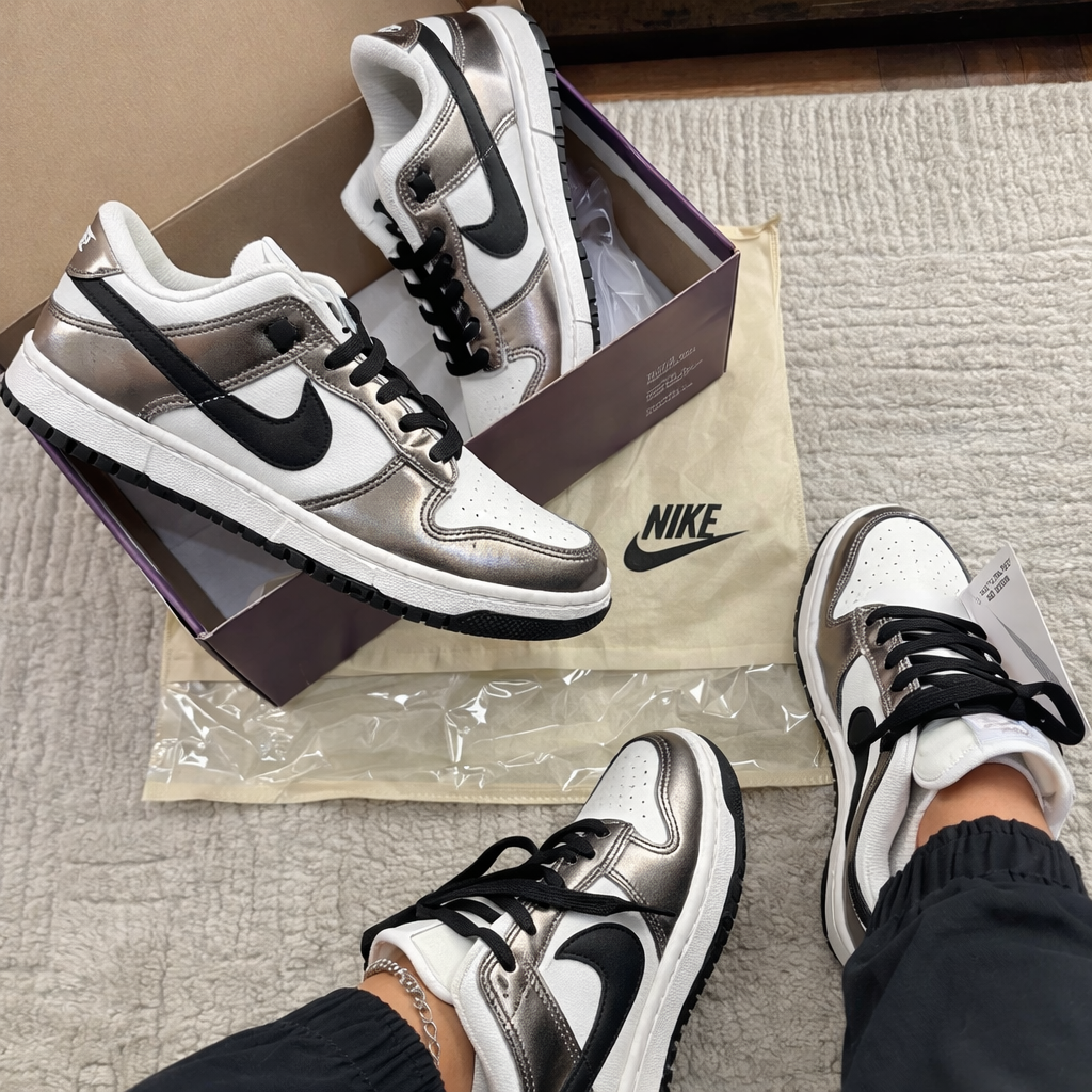 Tênis SB Dunk Low - Prata/Branco