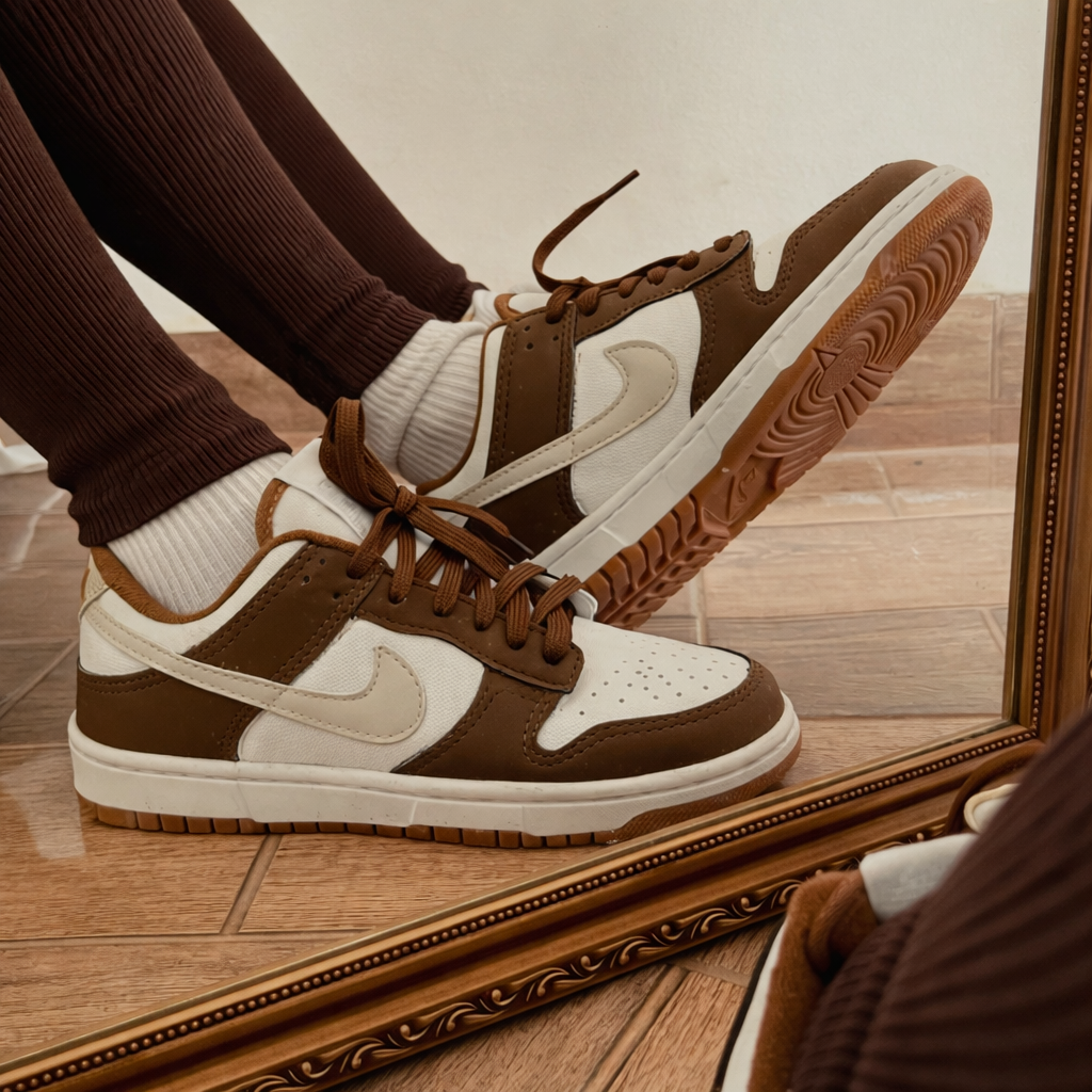 Tênis SB Dunk Low - Marrom/Bege