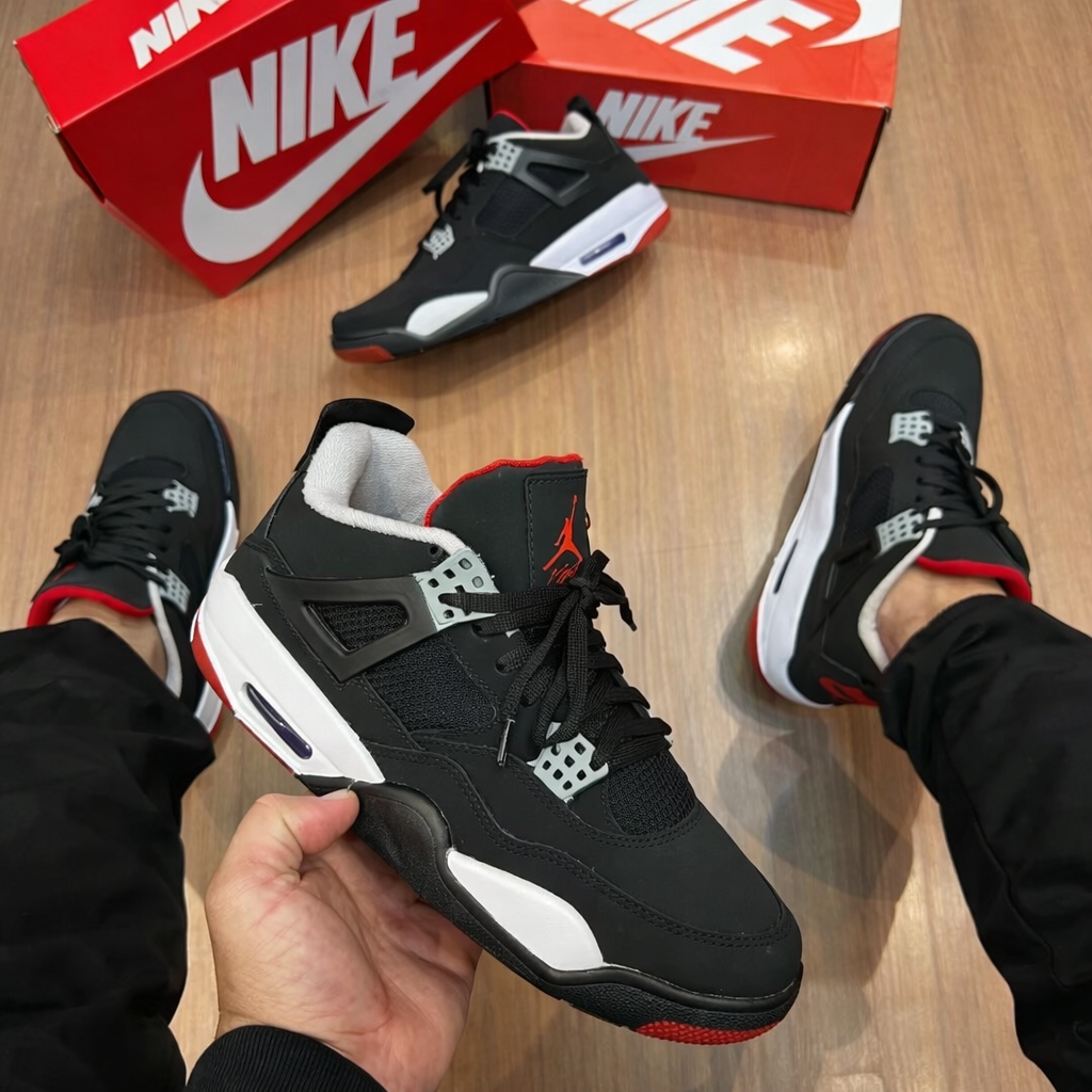 Tênis Air Jordan Retro 4 - Preto/Vermelho