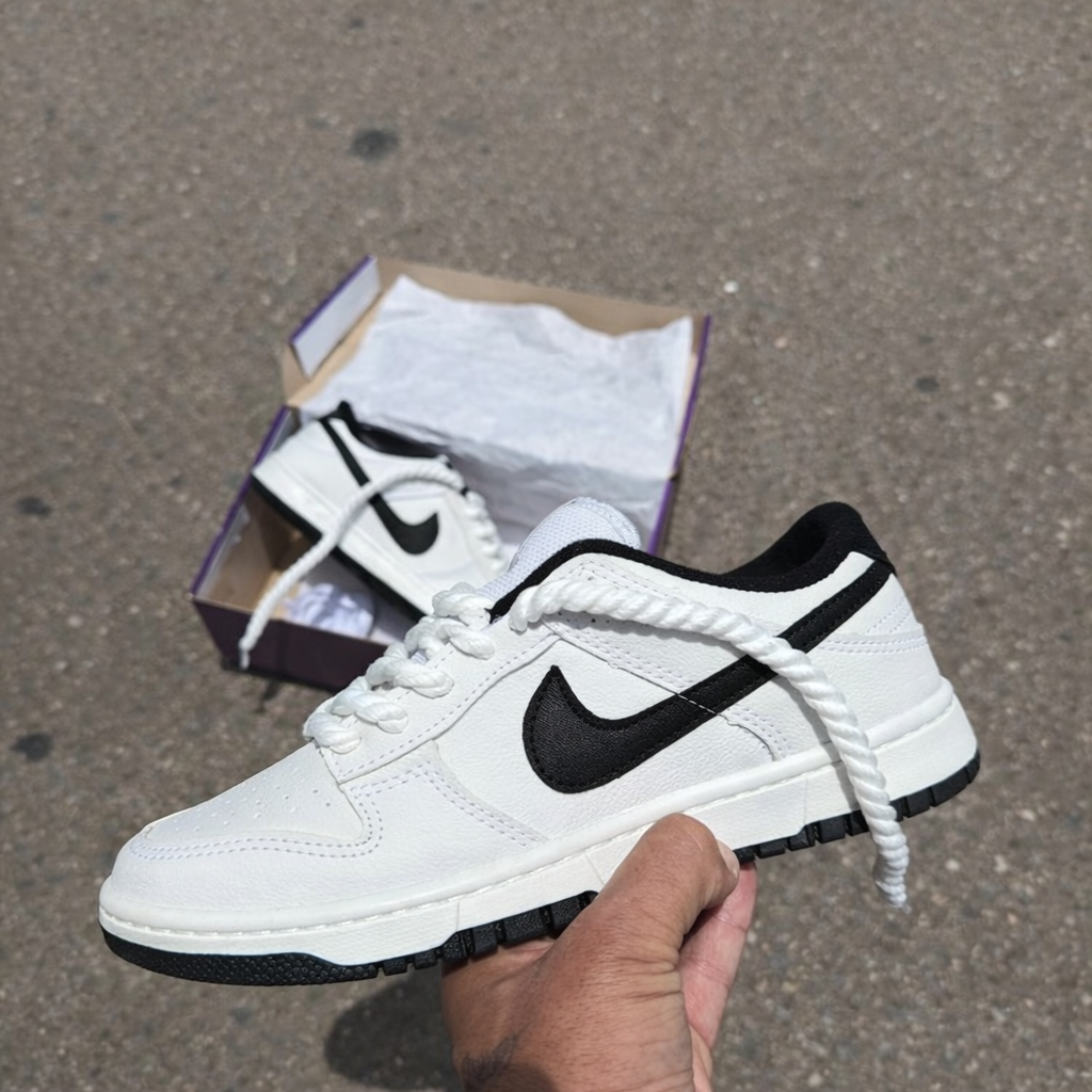 Tenis Dunk branco preto corda