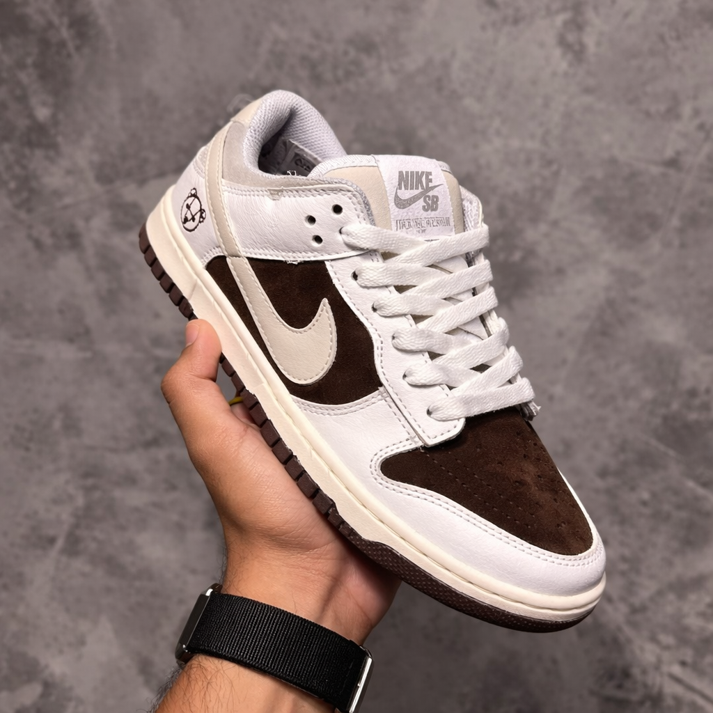Tênis SB Dunk Low - urso marrom