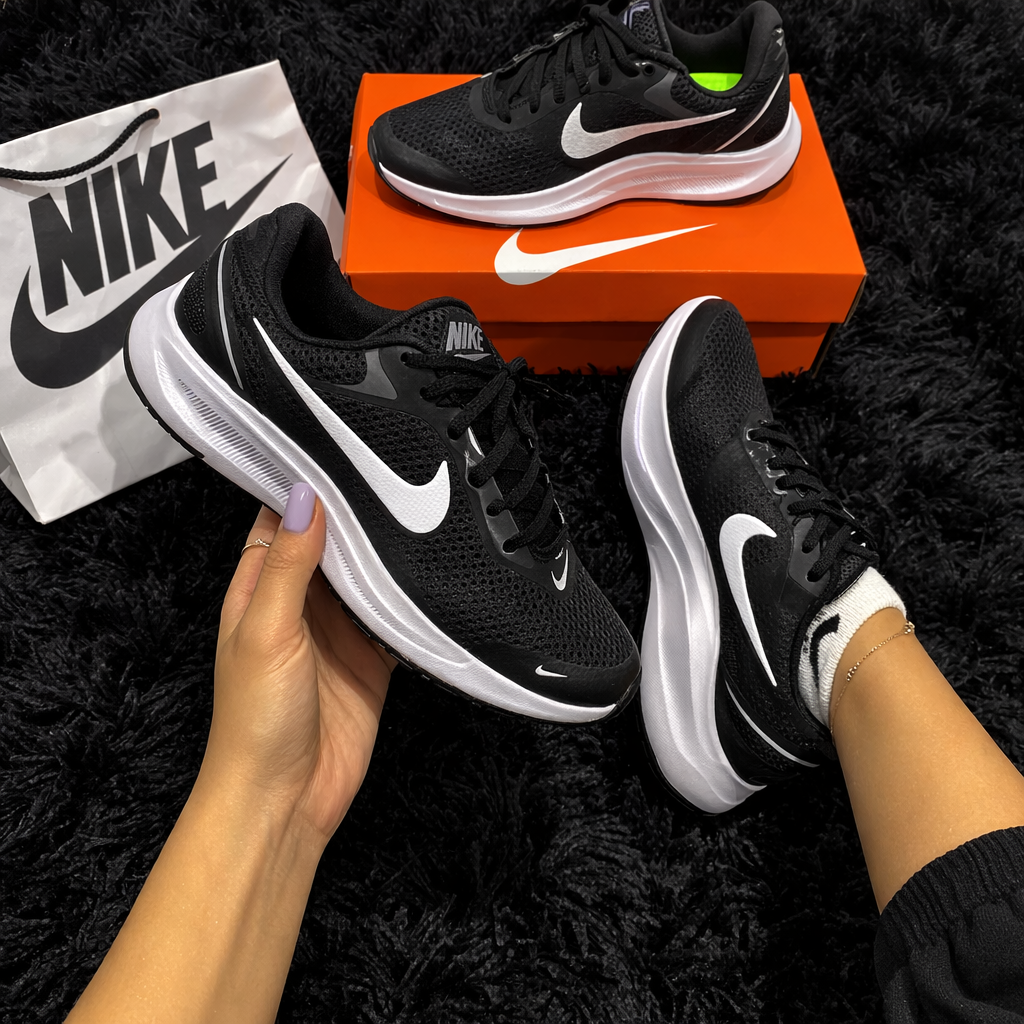 Tênis Air Zoom Esportivo Pegasus - Preto/Branco