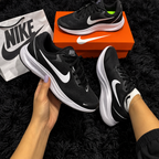 Tênis Air Zoom Esportivo Pegasus - Preto/Branco
