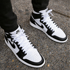 Tênis Air Jordan 1 - Preto/Branco