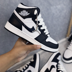 Tênis Air Jordan 1 - Preto/Branco