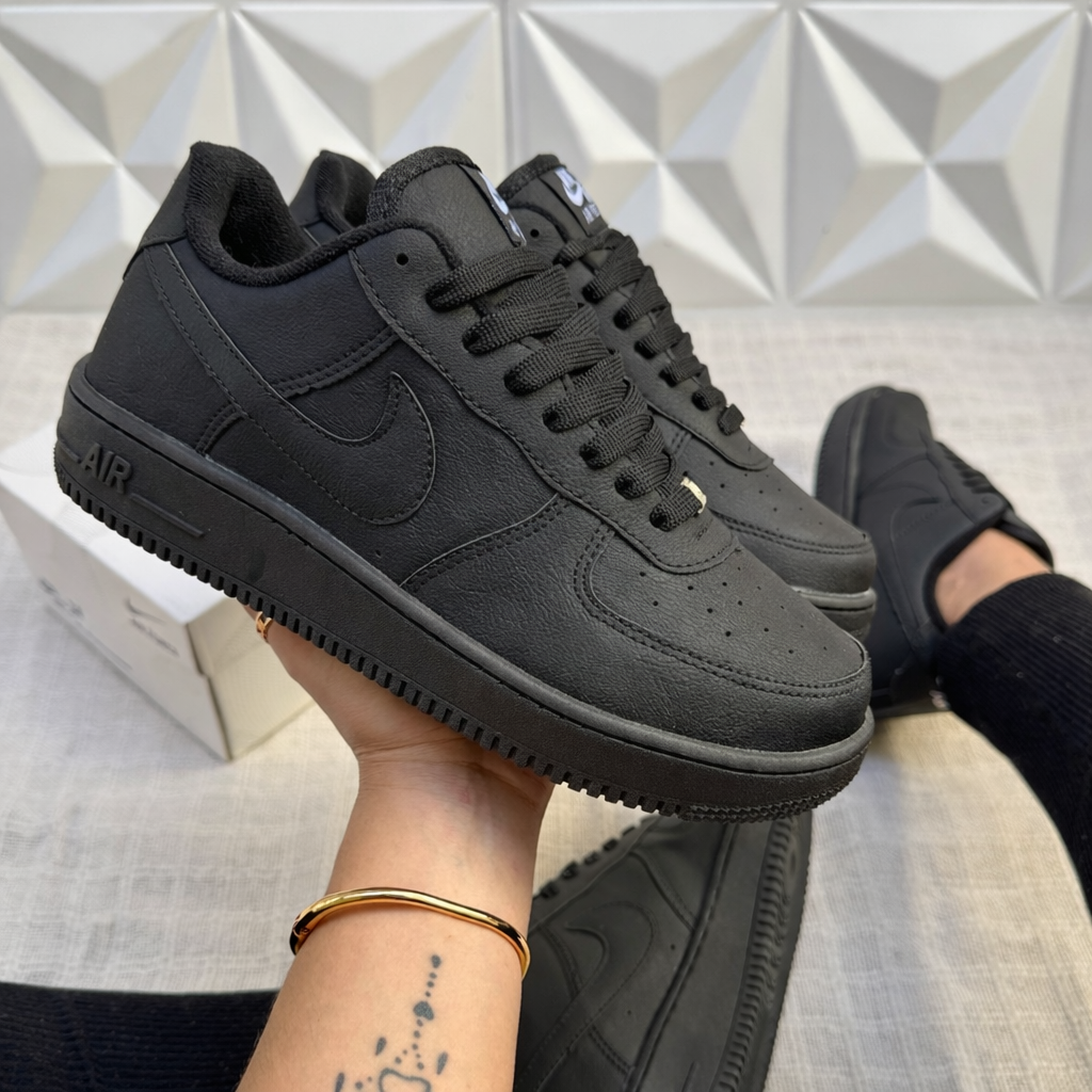 Tênis Air Force 1 - Preto luxo