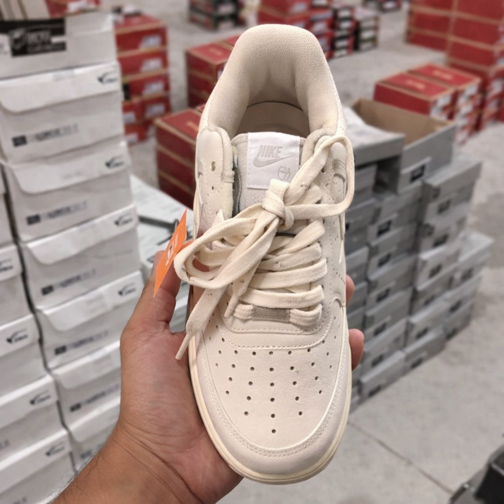 Tênis Air force- White black sola off