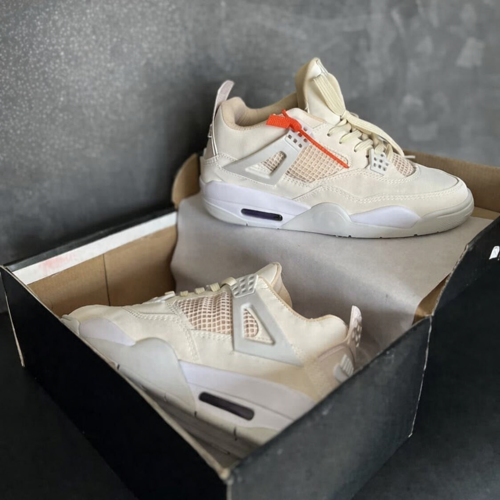 Tênis Air Jordan Retro 4 - Bege
