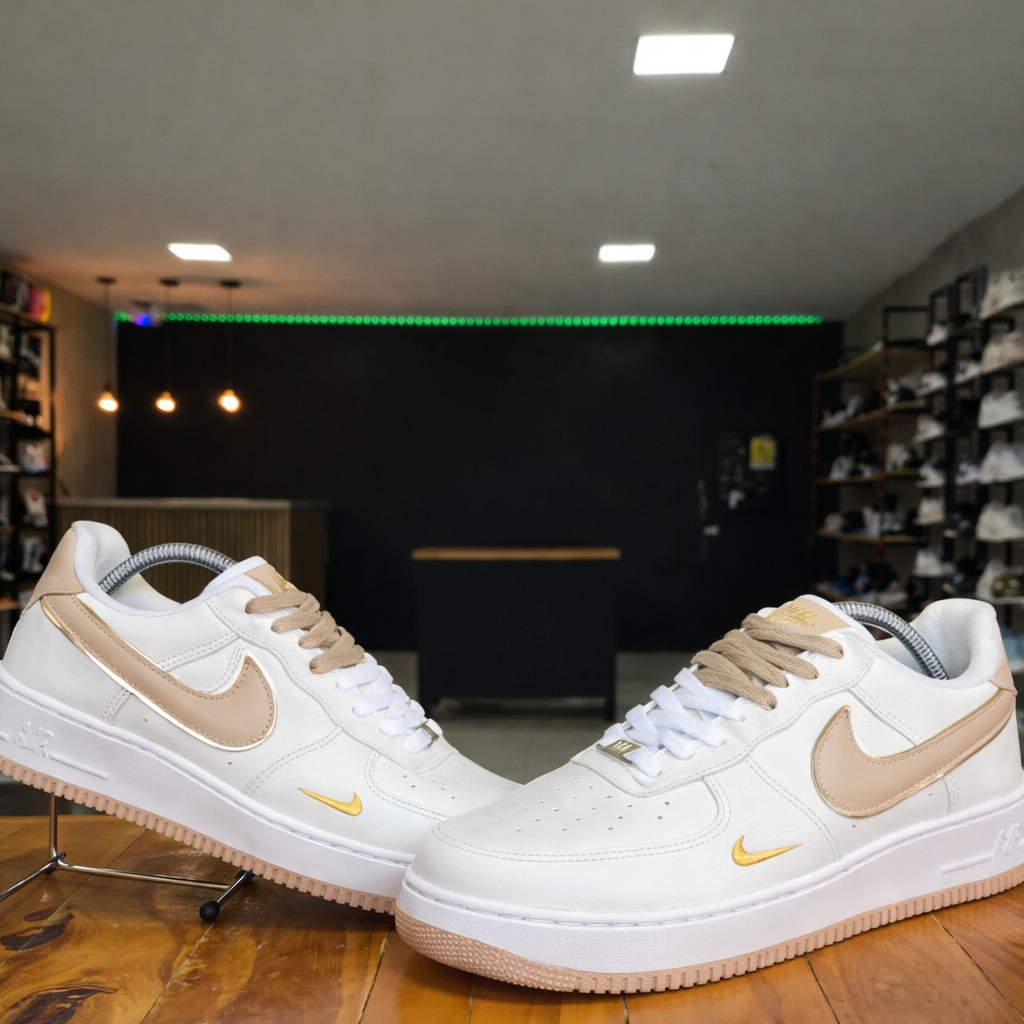 Tênis Air Force 1 - Branco/Amendoa