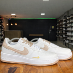 Tênis Air Force 1 - Branco/Amendoa