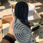 Tênis Air Jordan 1 Low - Travis Scott branco preto