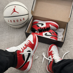Tênis Air Jordan 1 Zoom tricolor