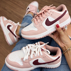 Tênis SB Dunk Low - Rosa/Vinho