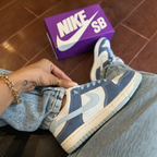 Tênis SB Dunk Low - Gliter azul jeans