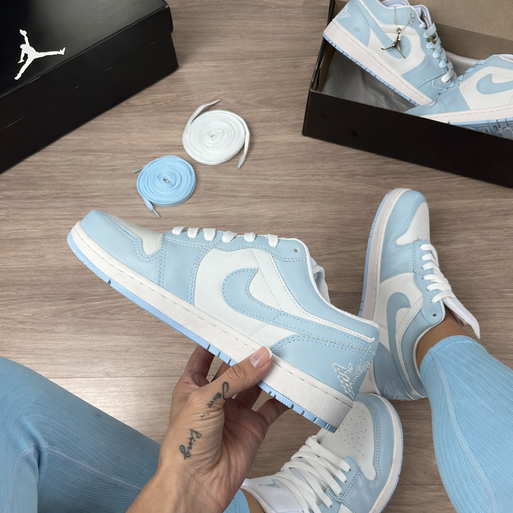 Tênis Air Jordan 1 Low - Azul Bebe