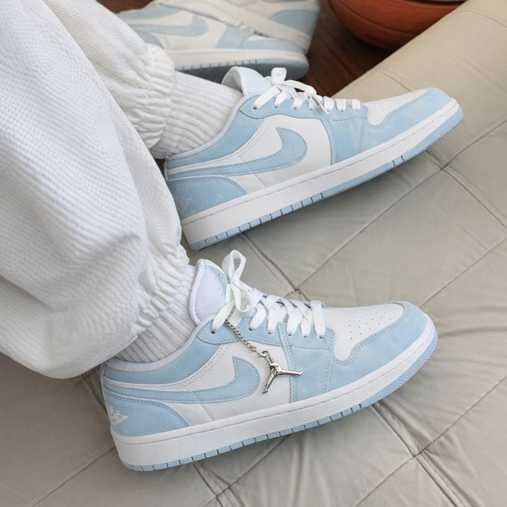 Tênis Air Jordan 1 Low - Azul Bebe