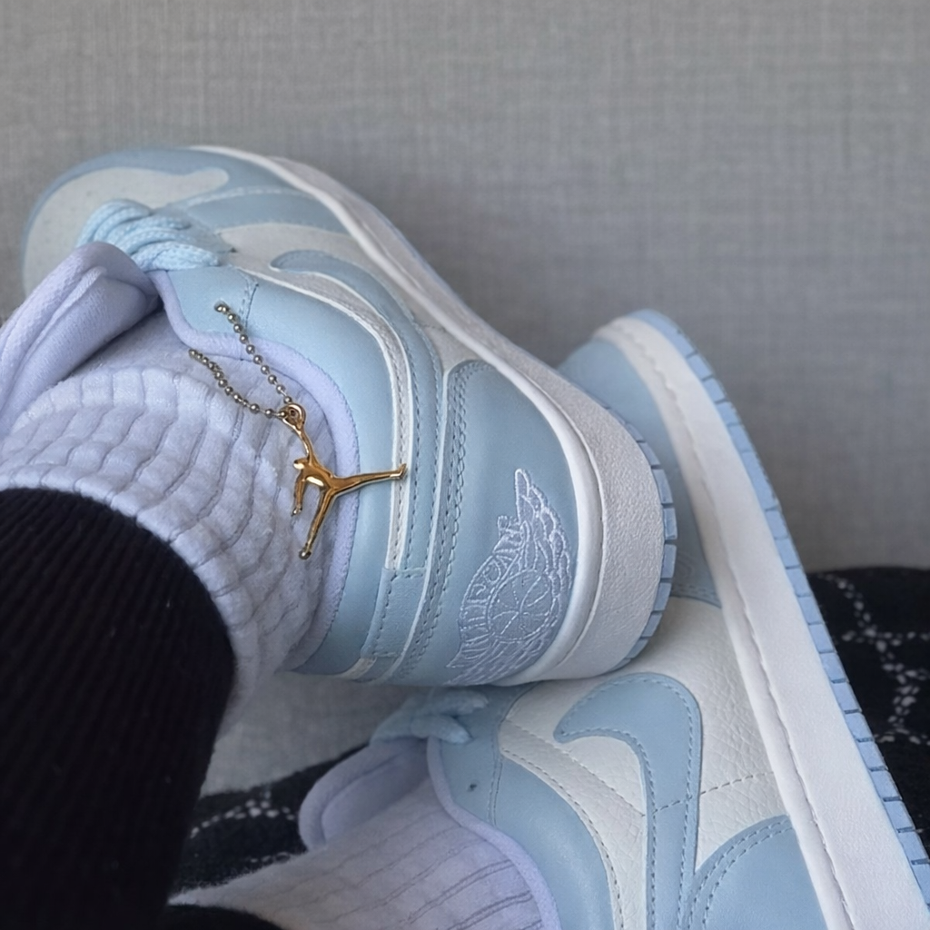 Tênis Air Jordan 1 Low - Azul Bebe