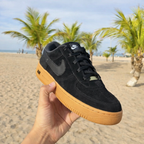 Tênis Air Force 1 Velvet Edition - Preto/Caramelo