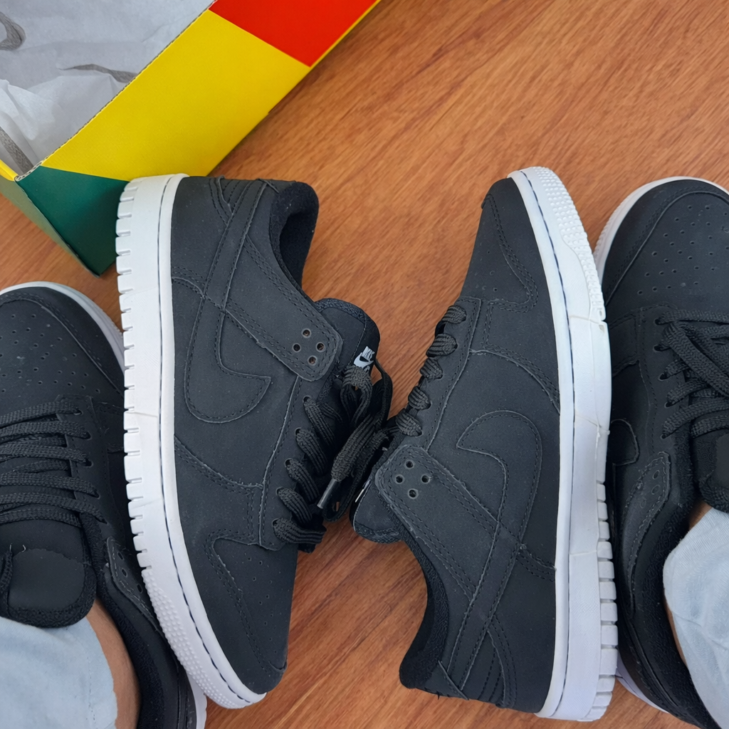 sb dunk low -Preto Nobuck