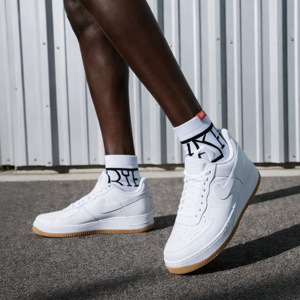 Tênis Air Force 1 - Branco Gum