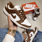 Tênis SB Dunk Low - Caramelo/Branco