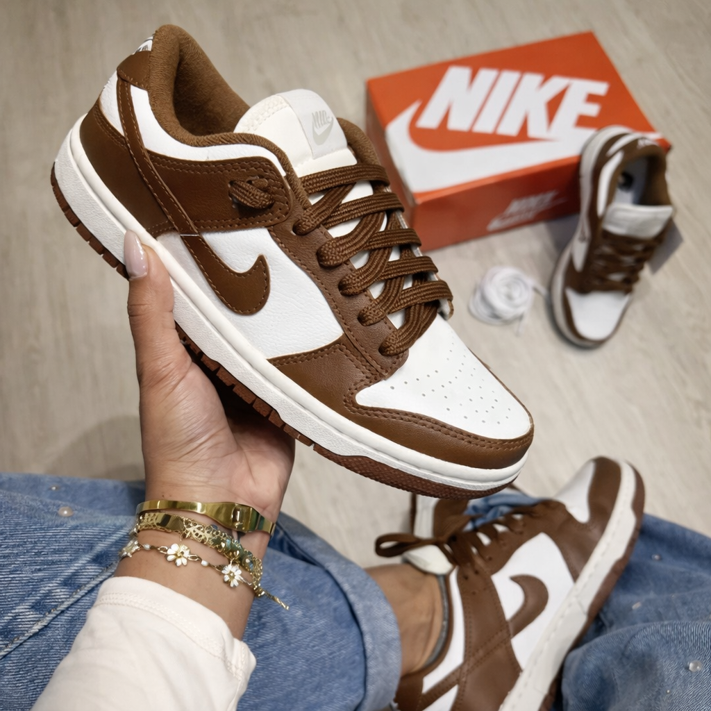 Tênis SB Dunk Low - Caramelo/Branco