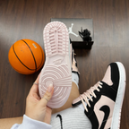 Tênis Air Jordan 1 Low – Rosa Goiaba