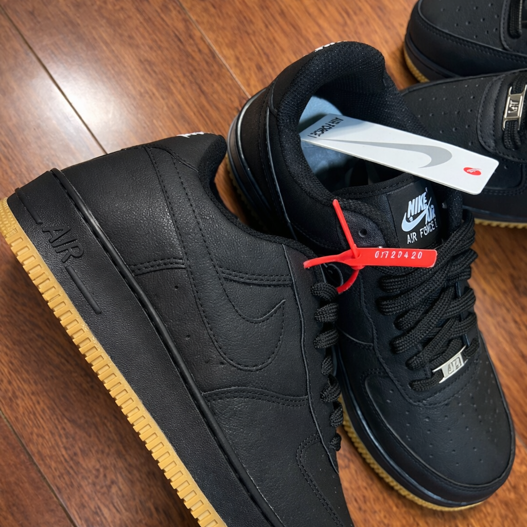 Tênis Air Force 1 - All Black Caramelo