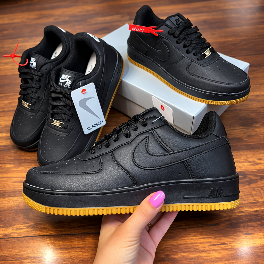 Tênis Air Force 1 - All Black Caramelo