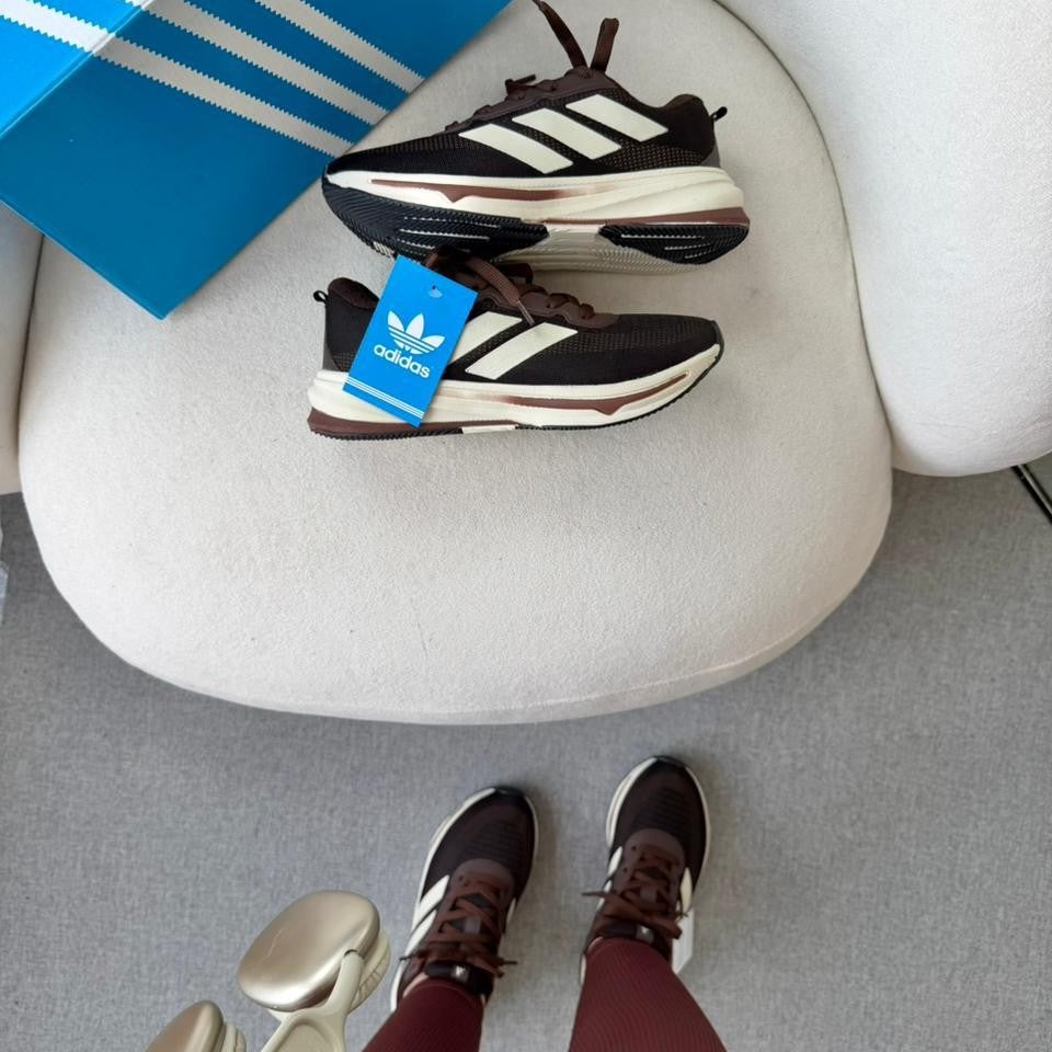 Tênis Adidas Supernova Marrom