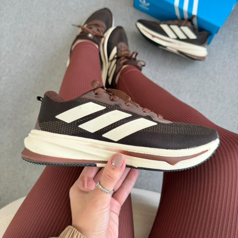 Tênis Adidas Supernova Marrom