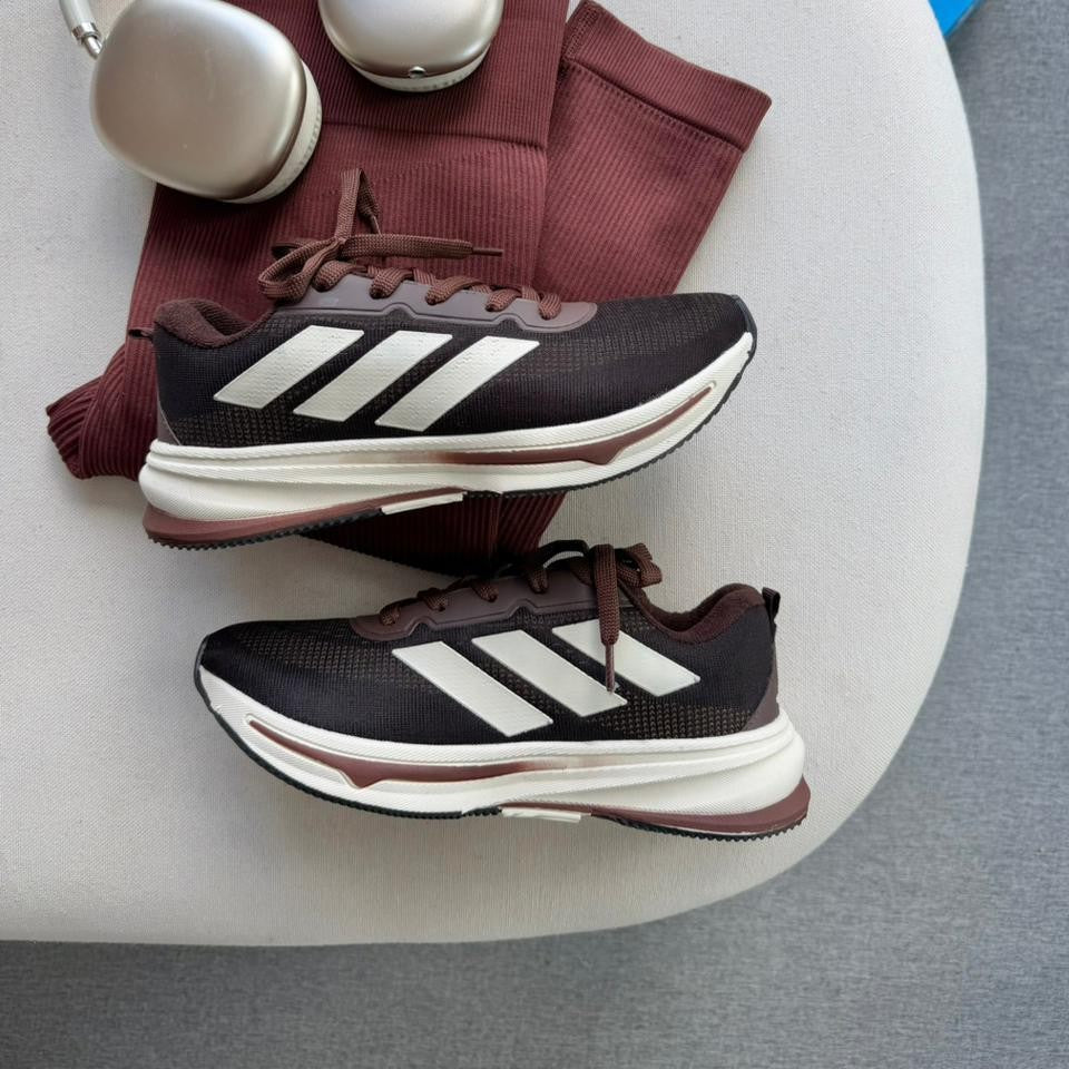 Tênis Adidas Supernova Marrom