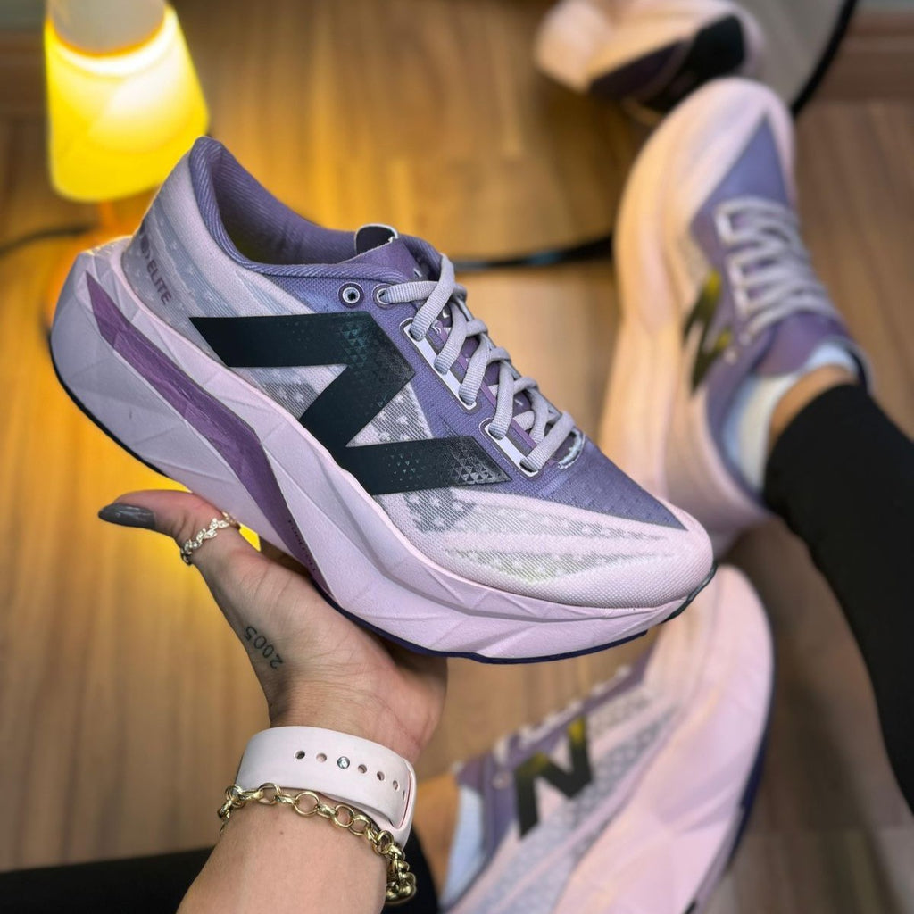 Tênis New Balance FuelCell Rebel V5