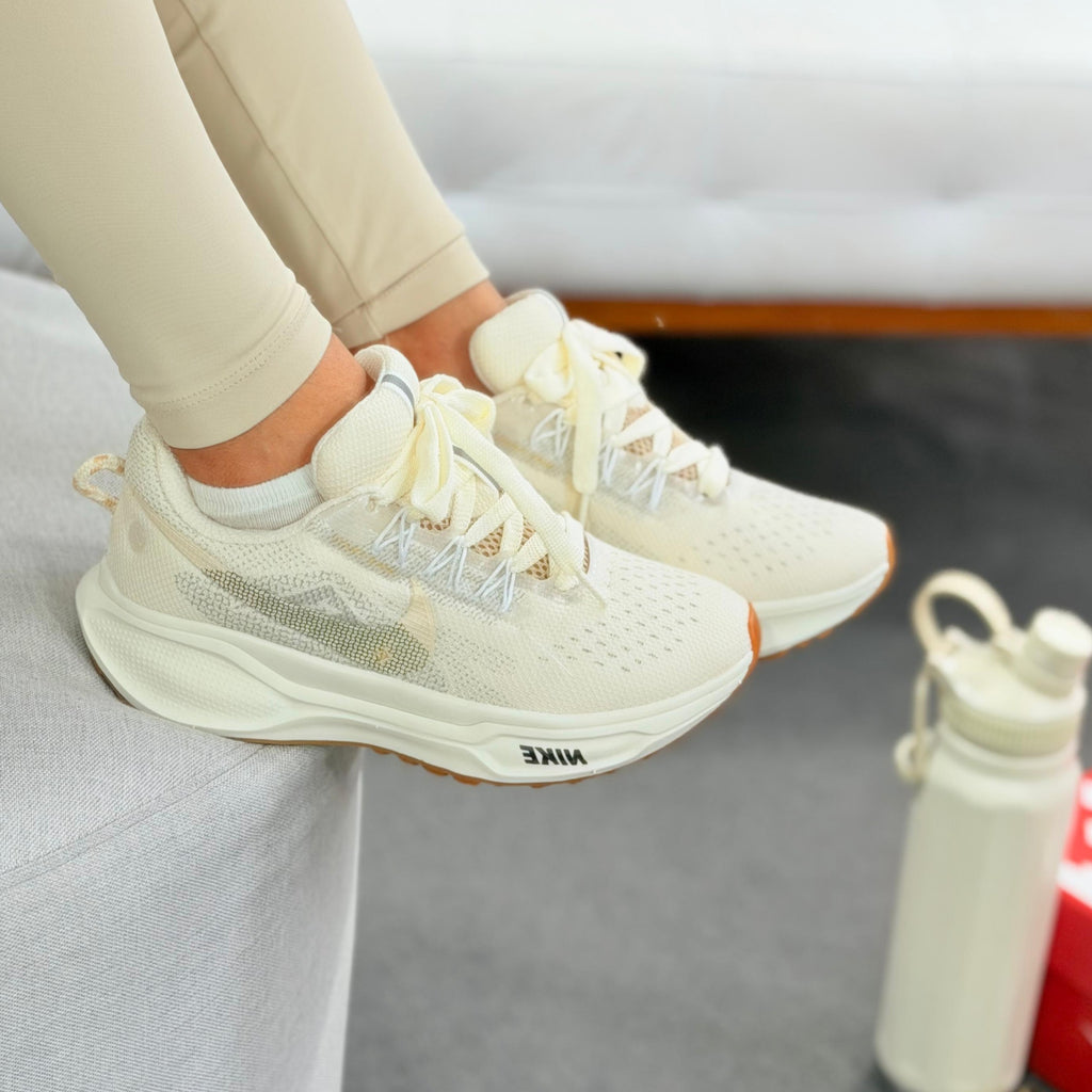 Nike Pegasus Trail 5 Feminino Off White,