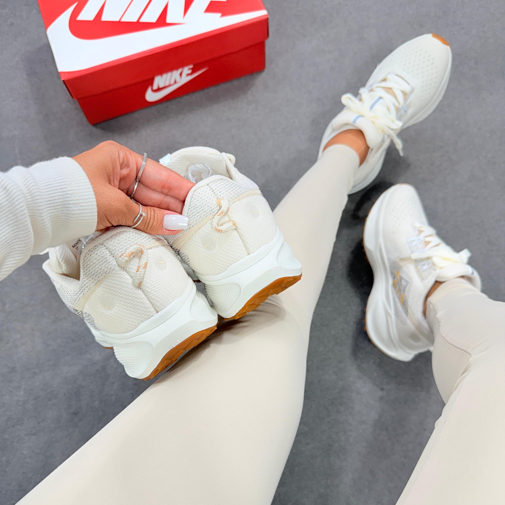 Nike Pegasus Trail 5 Feminino Off White,