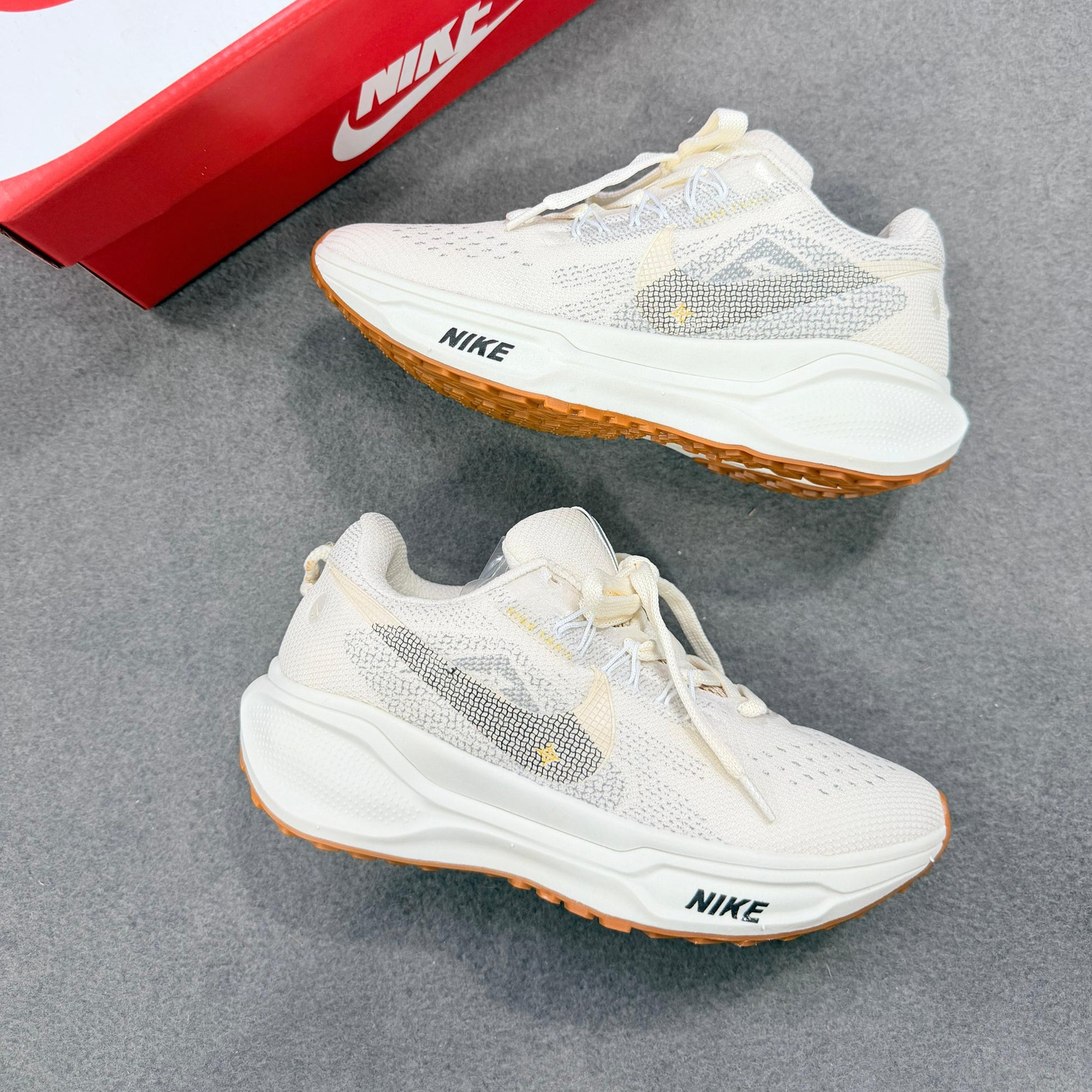 Nike Pegasus Trail 5 Feminino Off White,