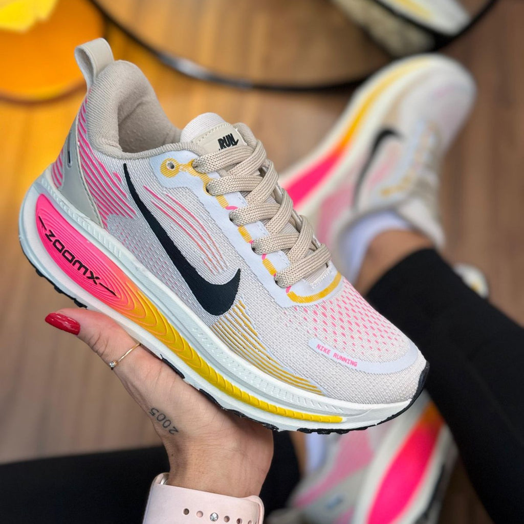 Tênis Nike ZoomX Vomero 18 Off White/Rosa/Amarelo Premium