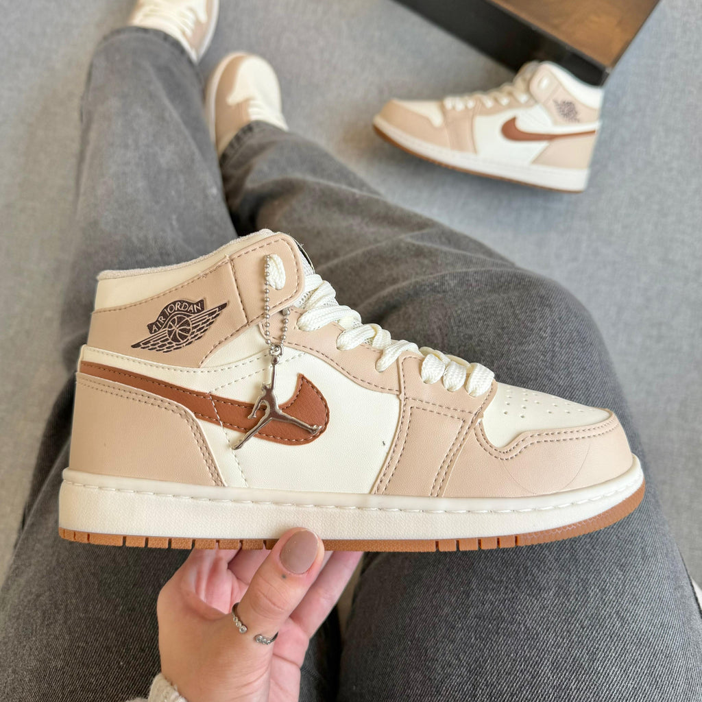 Tênis Nike Air Jordan High – Marfim / Rose / Marrom