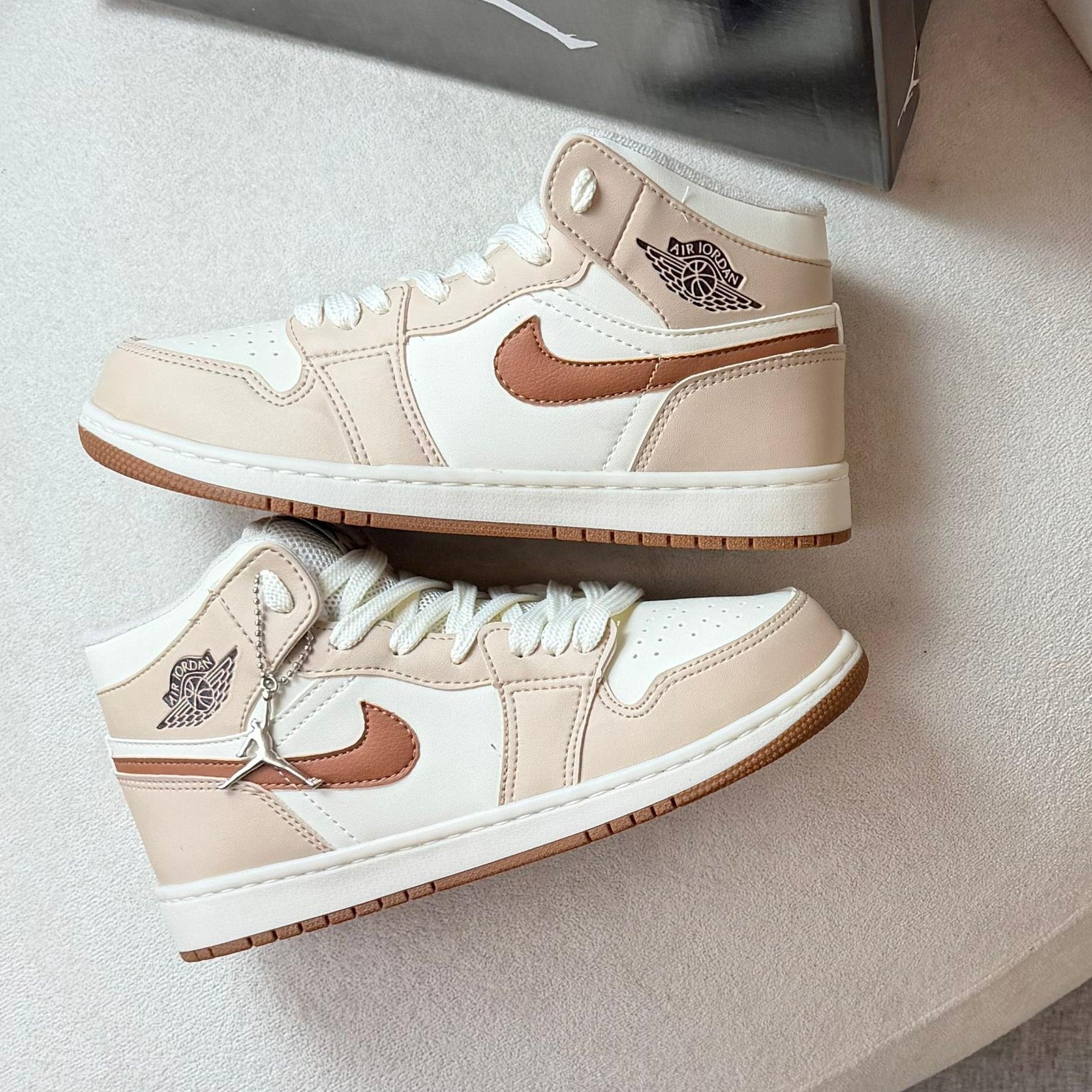 Tênis Nike Air Jordan High – Marfim / Rose / Marrom