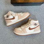Tênis Nike Air Jordan High – Marfim / Rose / Marrom