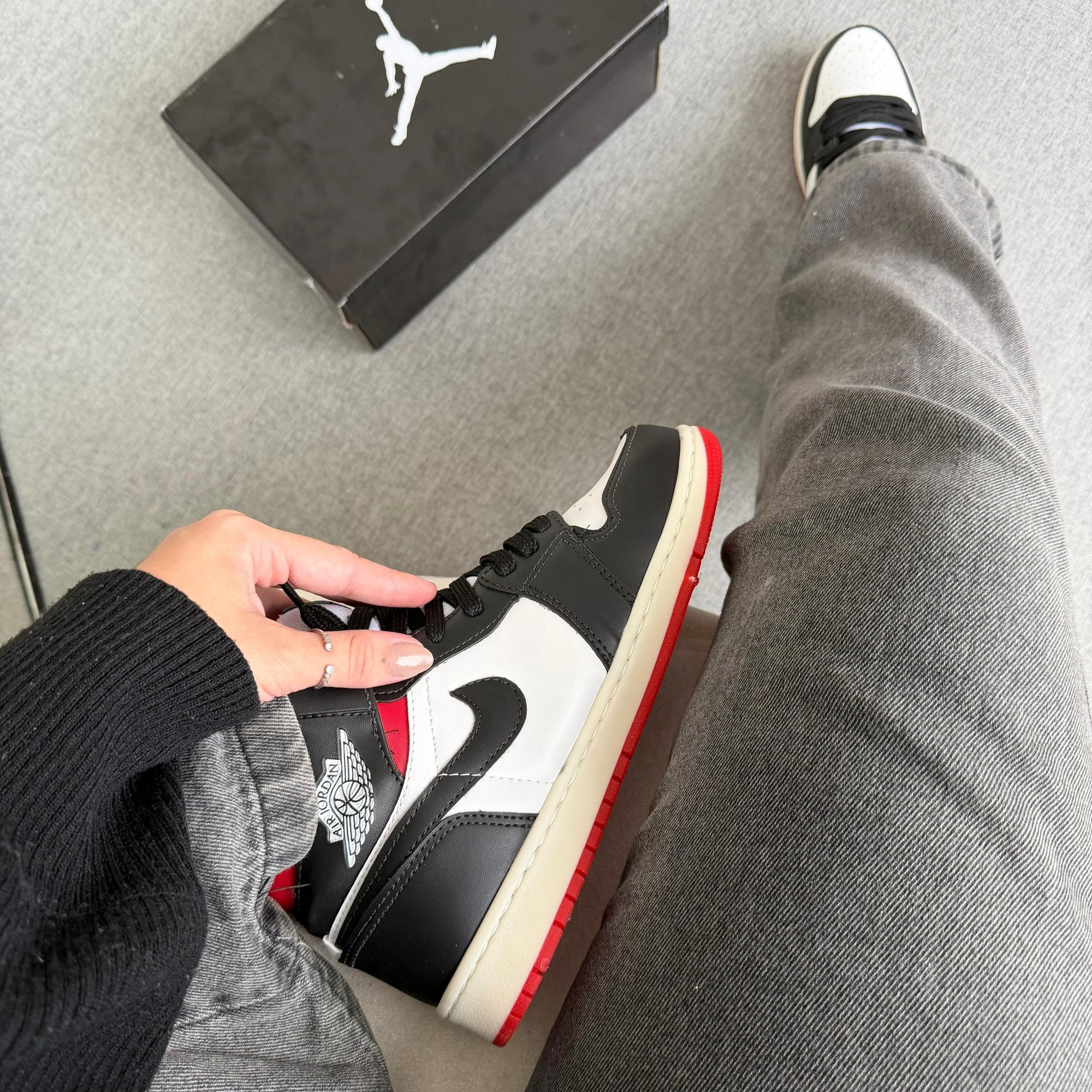 Tênis Nike Air Jordan High – Branco / Preto / Vermelho Premium