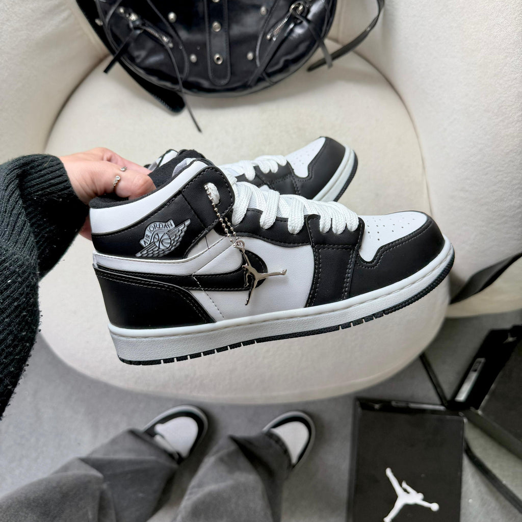 Tênis Nike Air Jordan High – Branco / Preto Premium