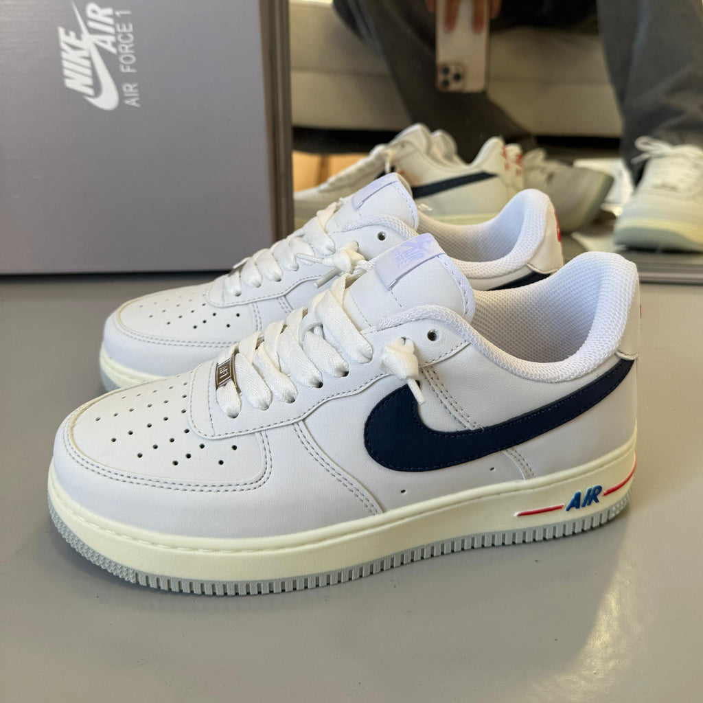 Nike Air Force – Branco / Marinho / Off White  Linha Luxo